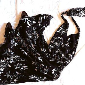BEAUTIFUL SUZI CHIN SILK HALTER PARTY DRESS, SHIMMERY BLK& WHITE, SIZE 8
